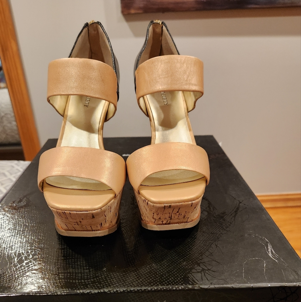 Platform Heels size 8 NWOT